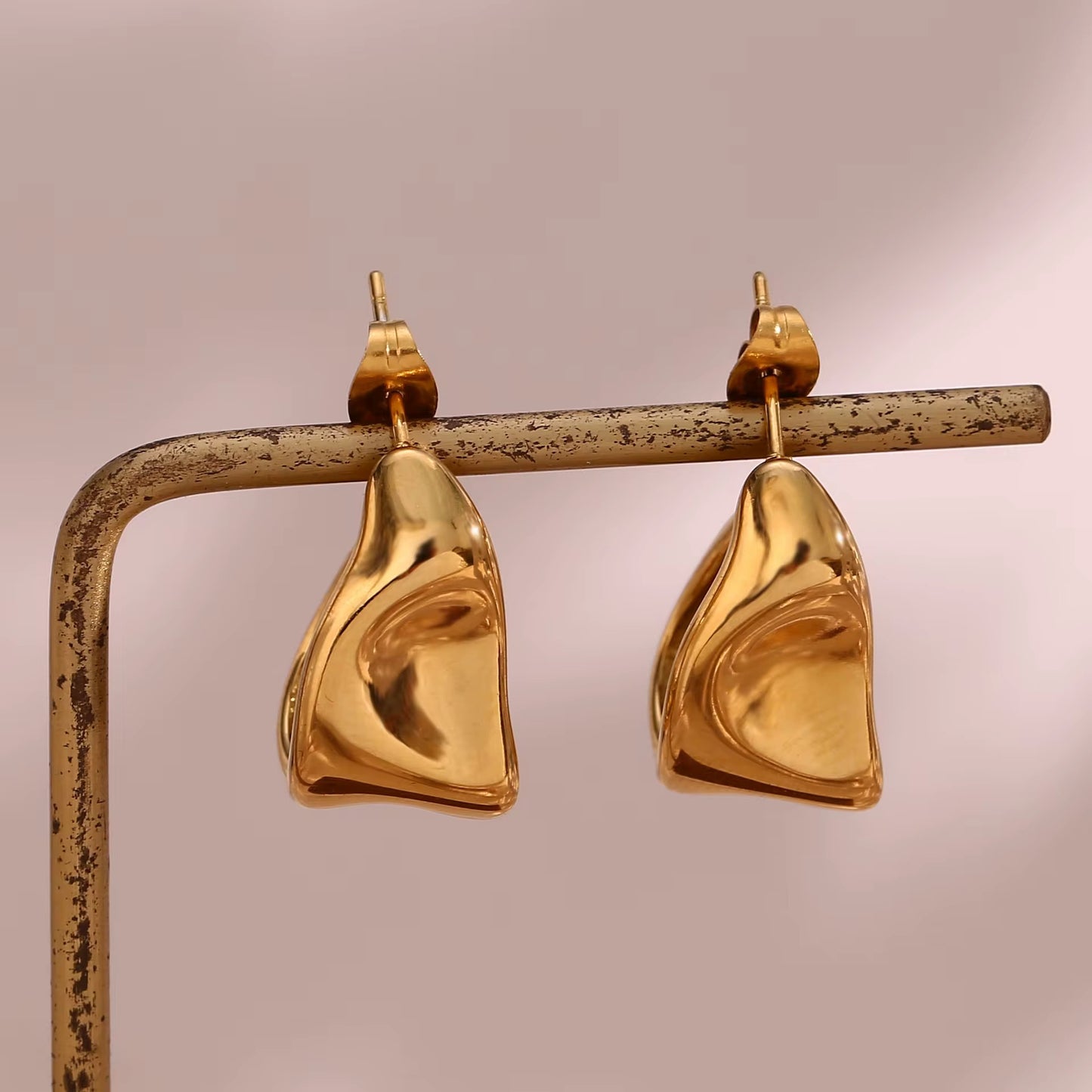 Muse Earrings - Gold